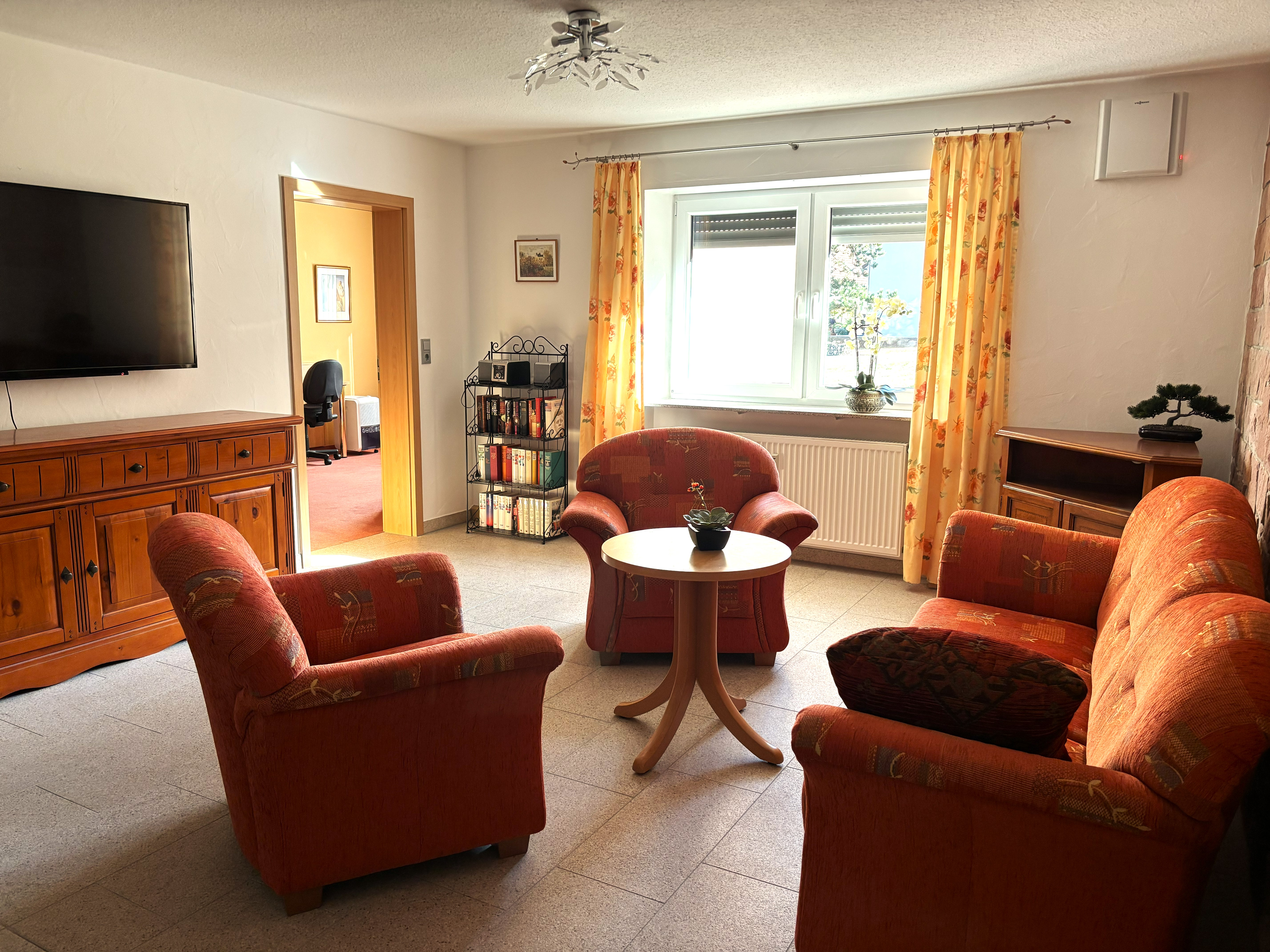 Beautiful and cozy 3 bedroom apartment in Schwedelbach, fully furnished, Long-term only 2