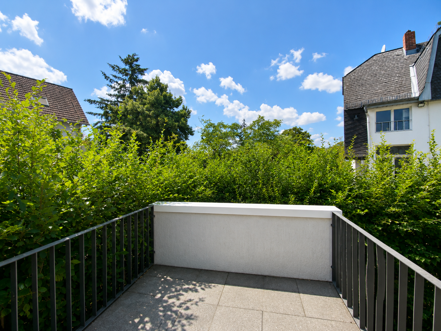 spacious, quiet apartment on 2 floors - next to Kurpark in Wiesbaden 3