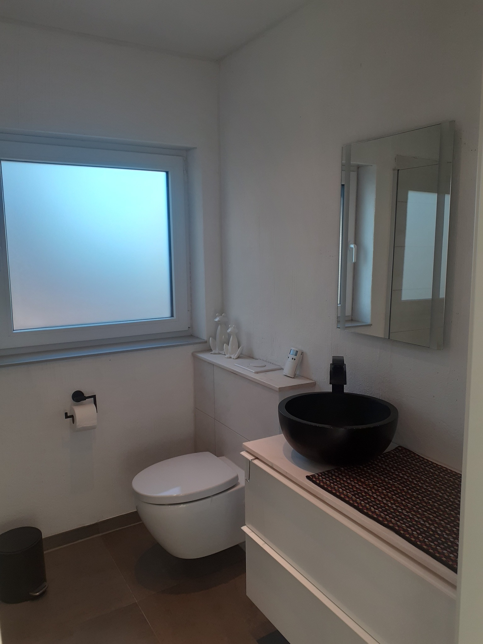 New renovated and modern 2 Bed TLA Apartment 3