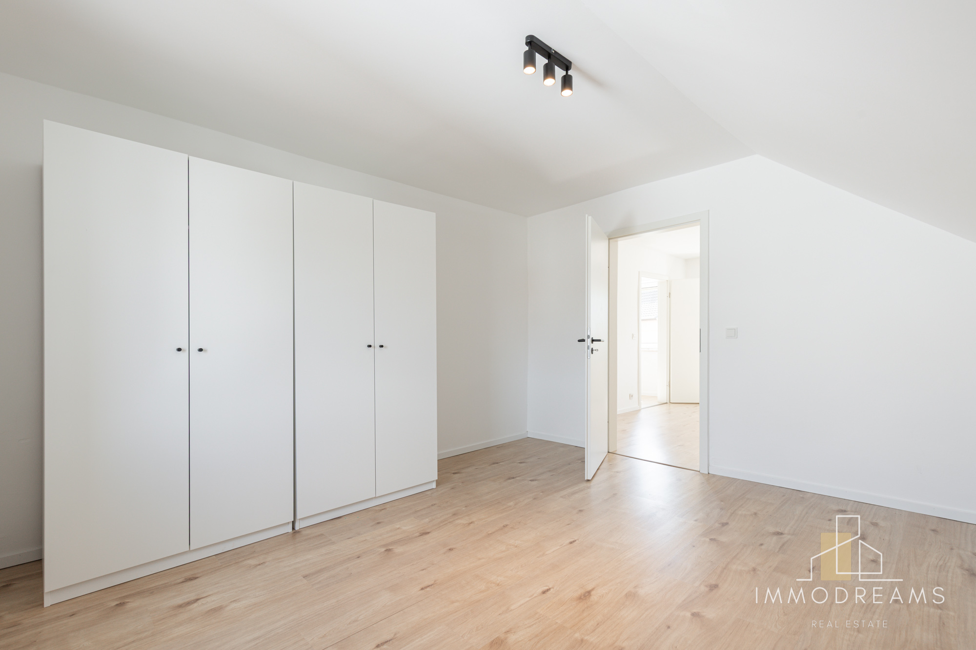 3 Bed Freestanding House in 66901 Schönenberg-Kübelberg 16
