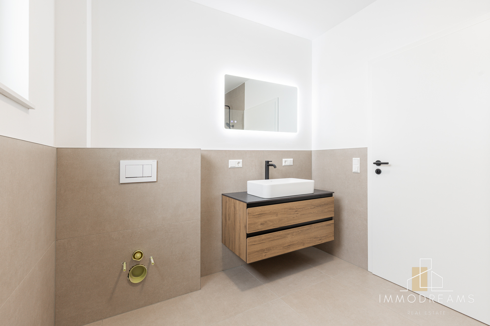 Brand New 2 Bed 1 Bath Apartment with A/C in 66892 Miesau 16