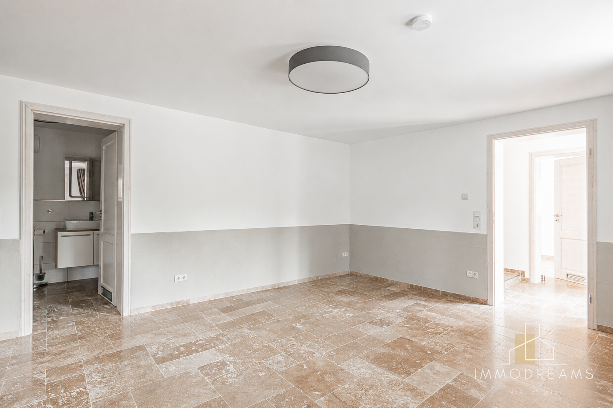 Unique Freestanding 2 Bed 2 Bath House in 67661 KL-Mölschbach 14