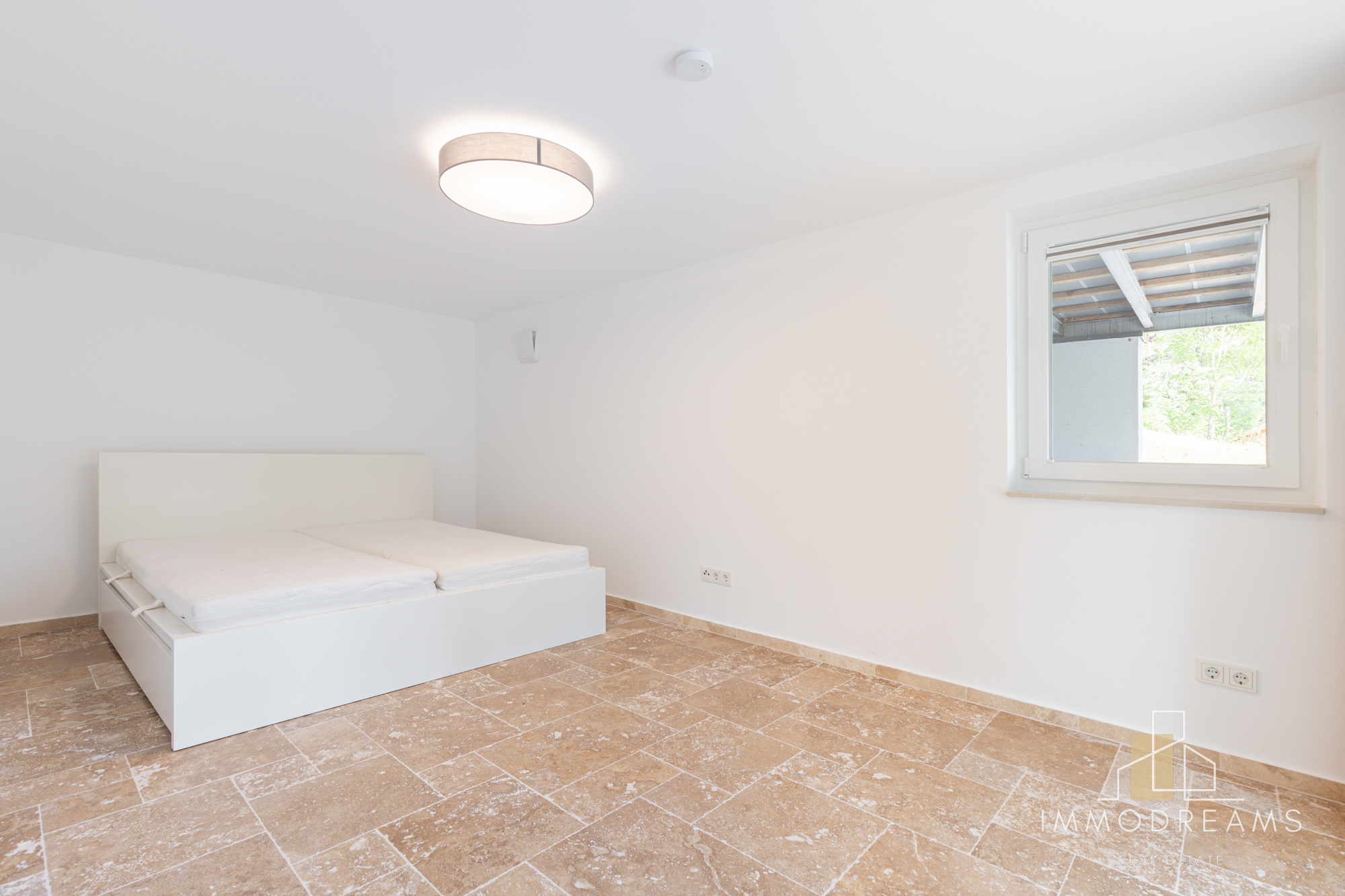 Unique Freestanding 2 Bed 2 Bath House in 67661 KL-Mölschbach 16