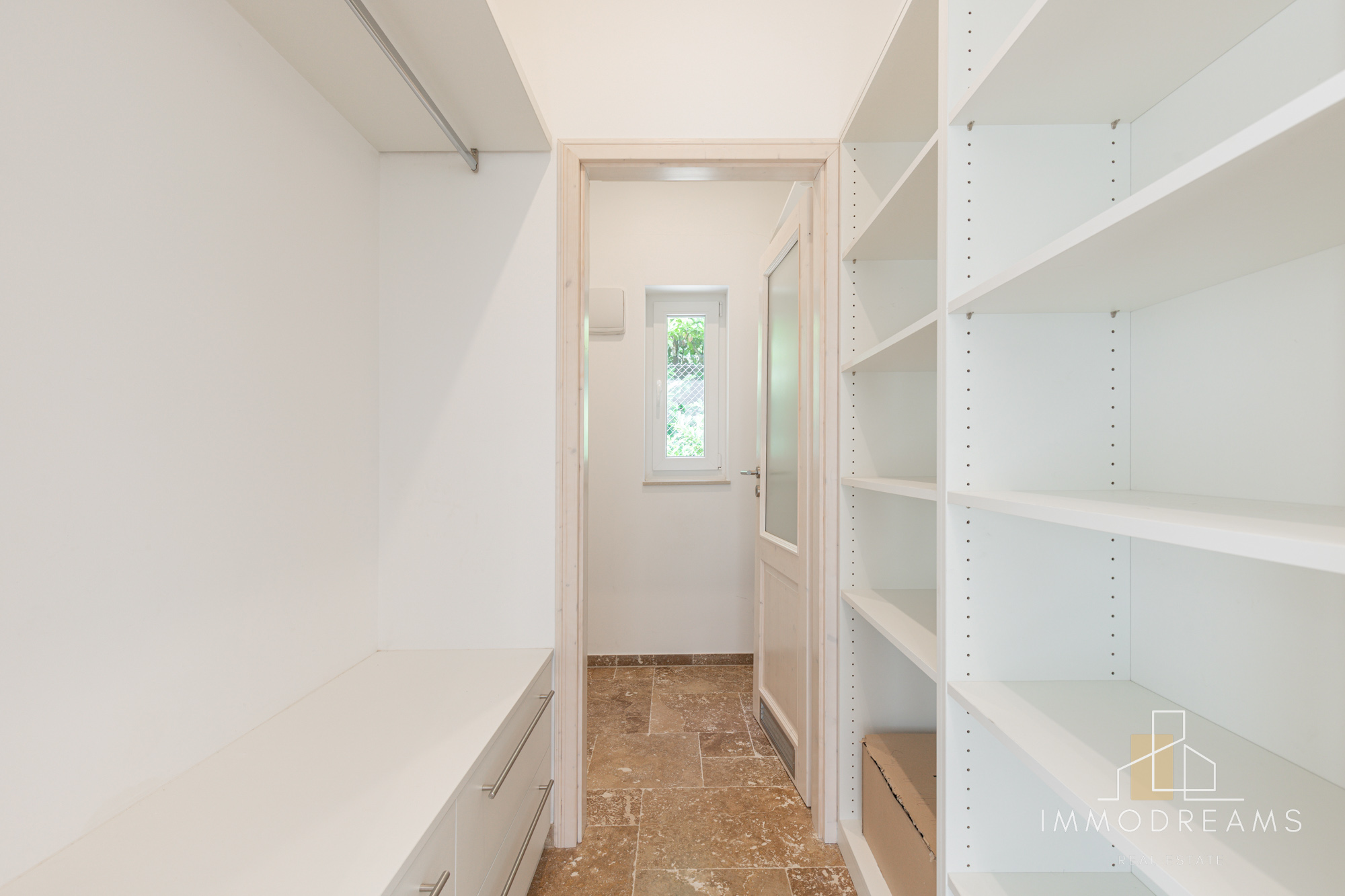 Unique Freestanding 2 Bed 2 Bath House in 67661 KL-Mölschbach 20