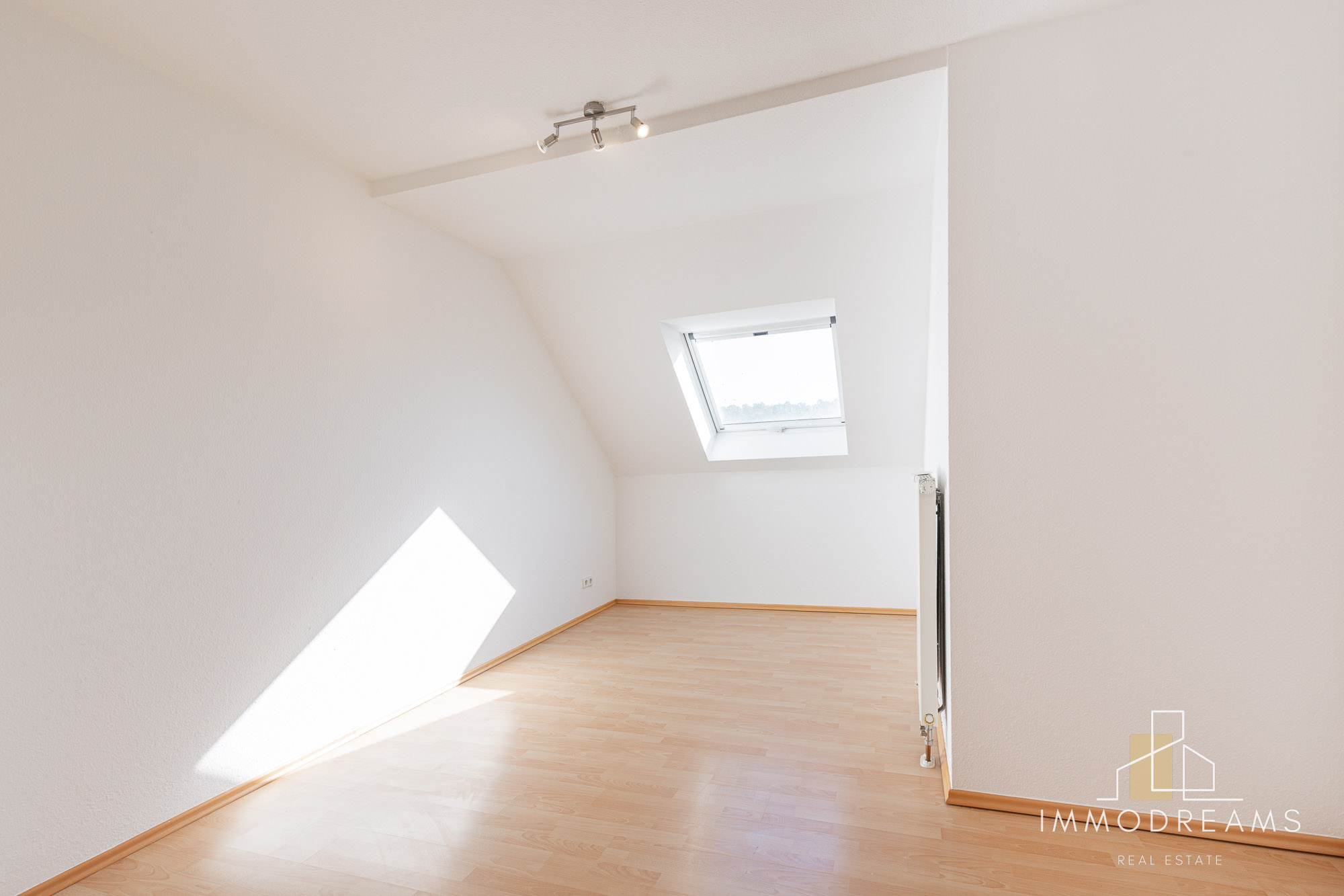Cozy 5 Bed 3,5 Bath Duplex in Otterberg 15
