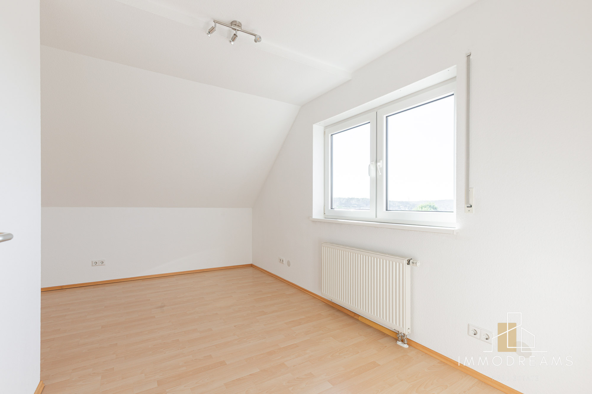 Cozy 5 Bed 3,5 Bath Duplex in Otterberg 17