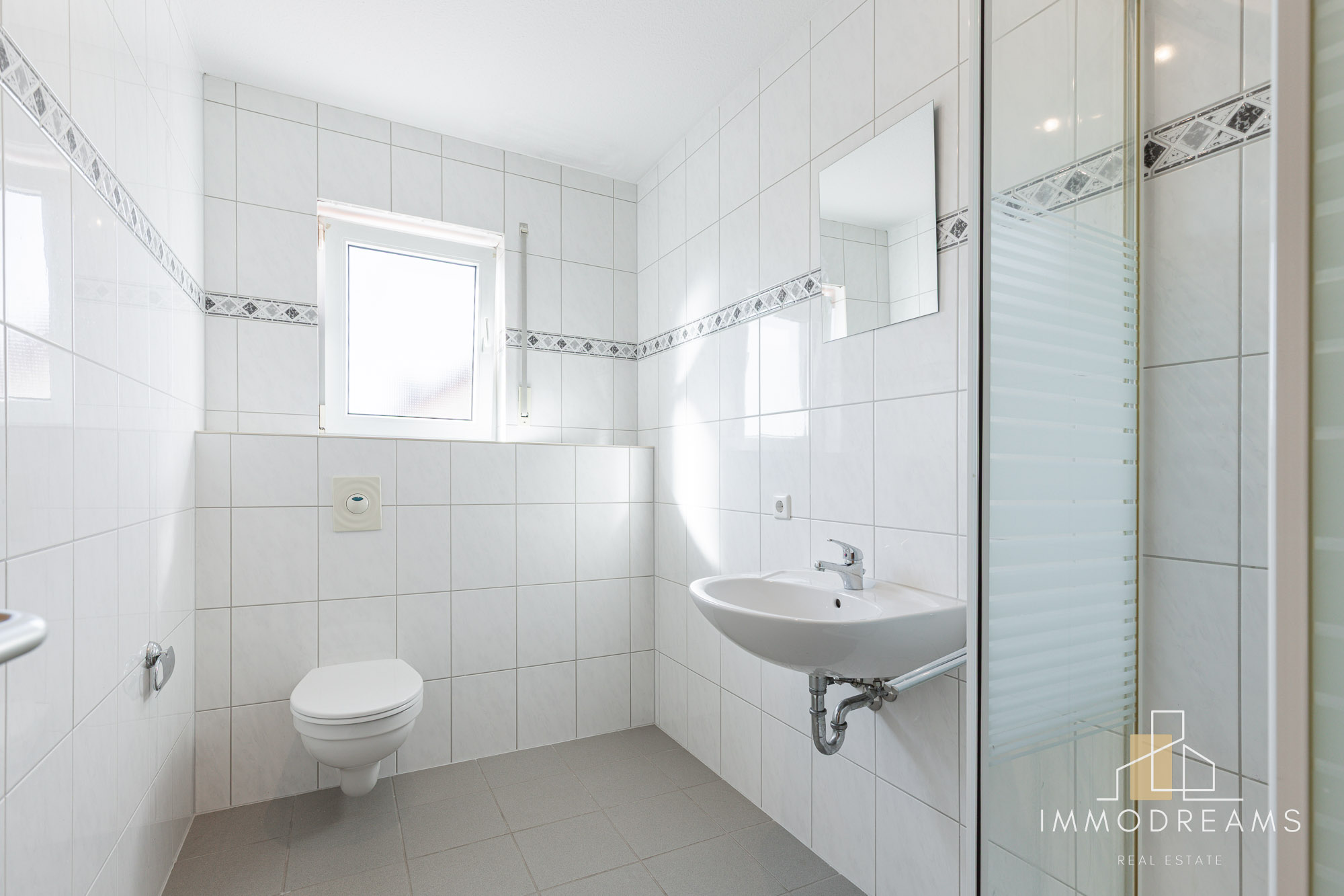 Cozy 5 Bed 3,5 Bath Duplex in Otterberg 19