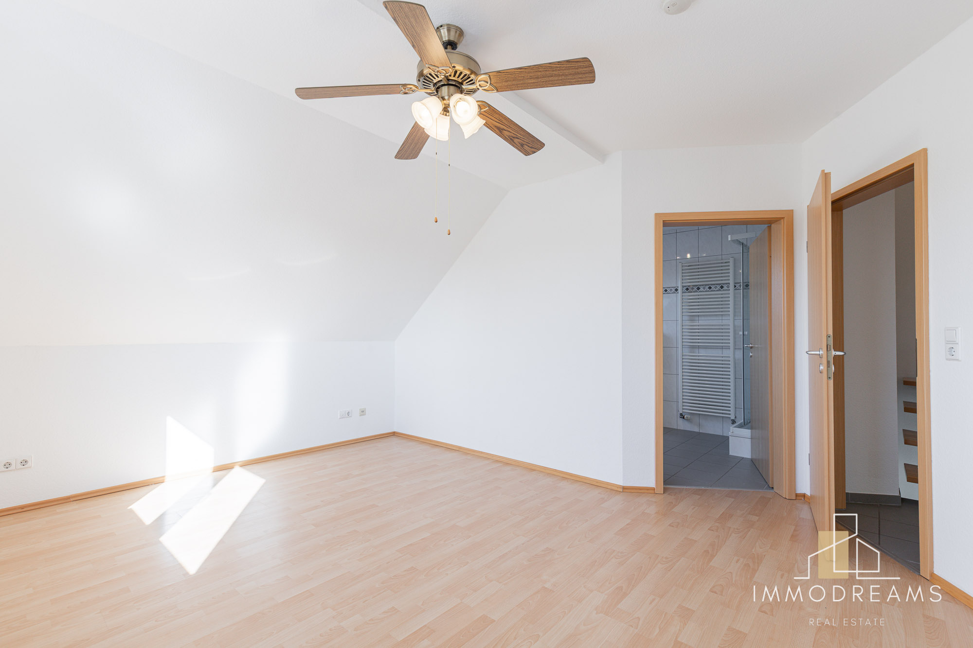 Cozy 5 Bed 3,5 Bath Duplex in Otterberg 5