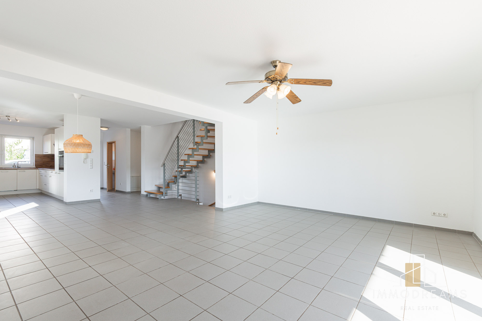 Cozy 5 Bed 3,5 Bath Duplex in Otterberg 12