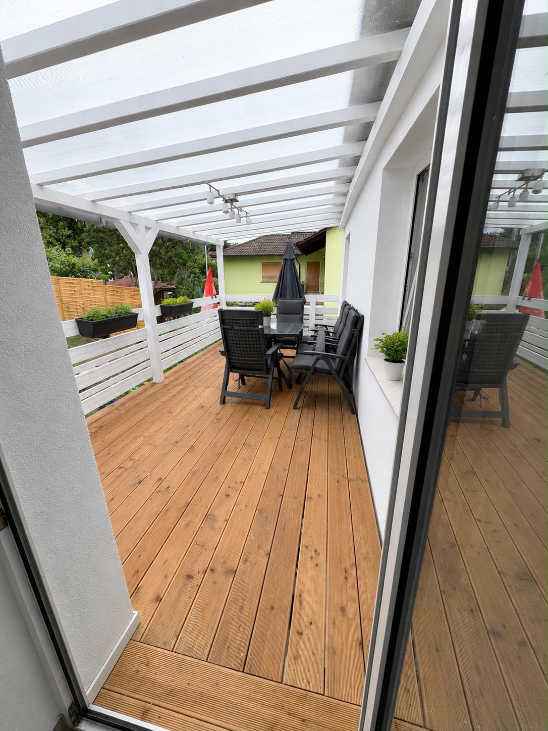 "5-Room Maisonette with 2 Bathrooms, New Kitchen, Terrace & Garden" 3