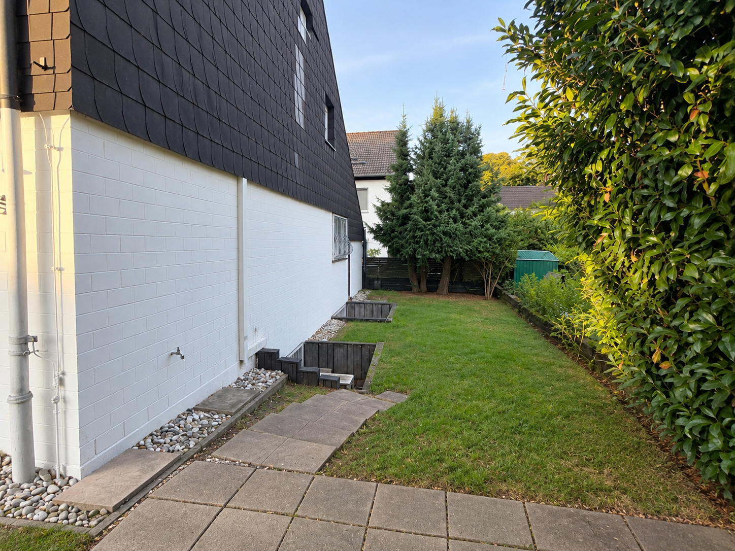 Spacious House with Garden & Field Views | 8 Min to Army Base 2