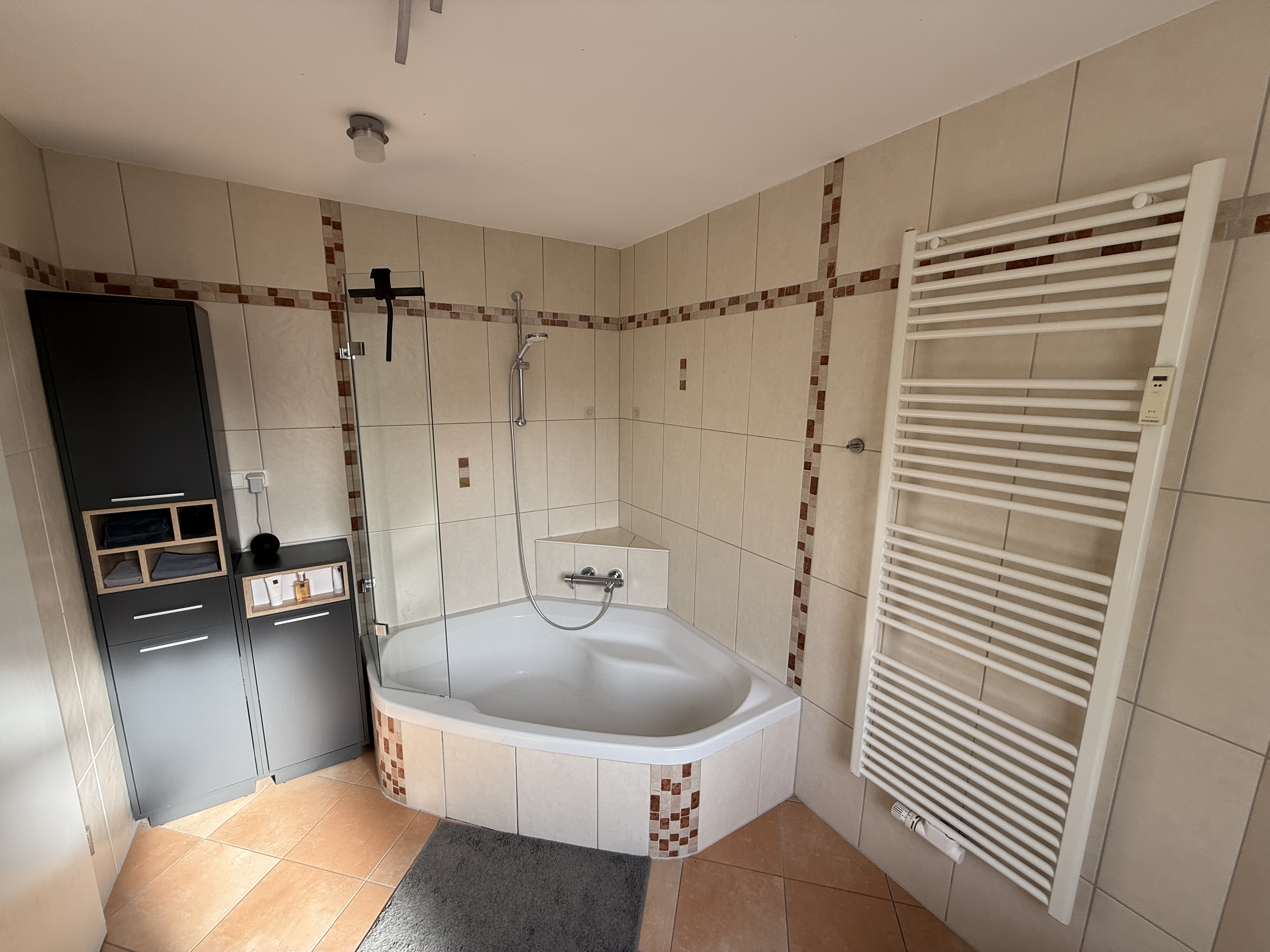 Beautiful 3-Bedroom Maisonette Apartment available now 3