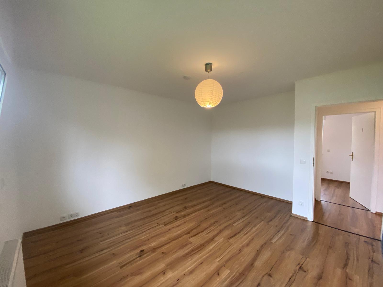 6 BR bungalow/single house with terrace, yard, pool, sauna 12
