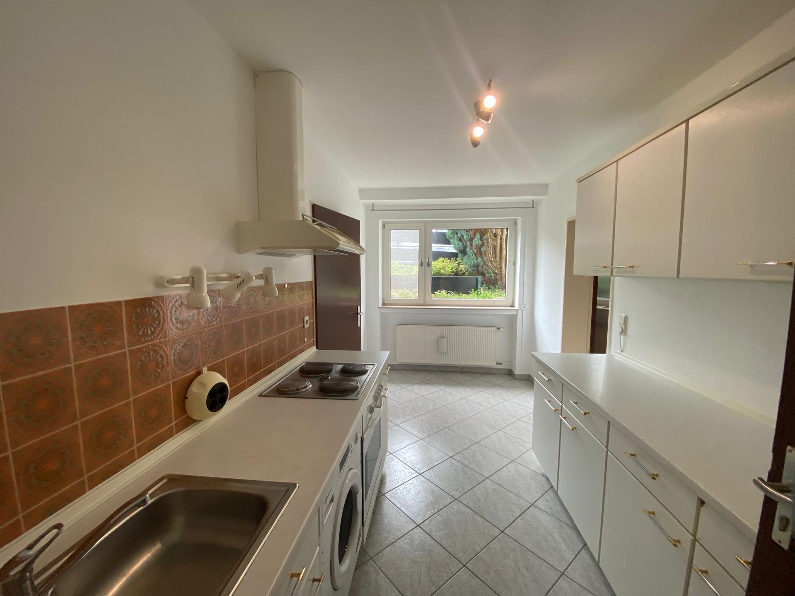 6 BR bungalow/single house with terrace, yard, pool, sauna 19