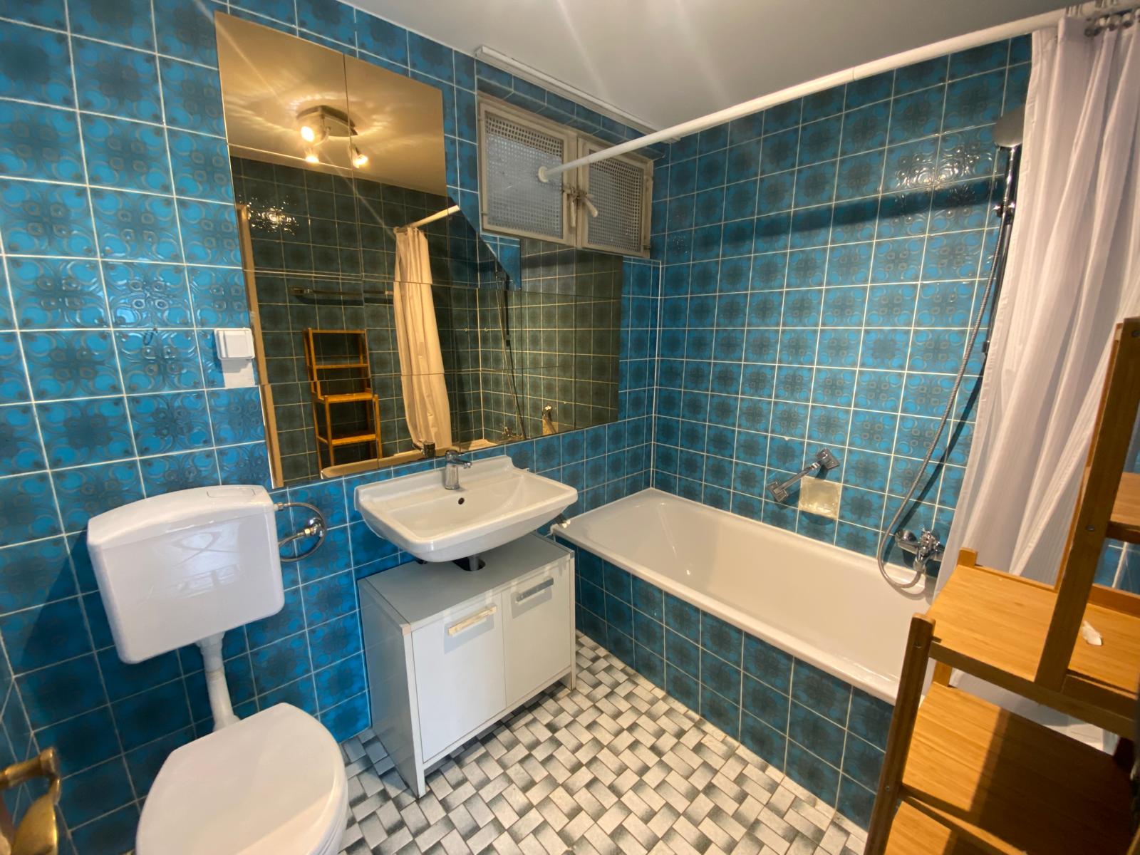 6 BR bungalow/single house with terrace, yard, pool, sauna 21