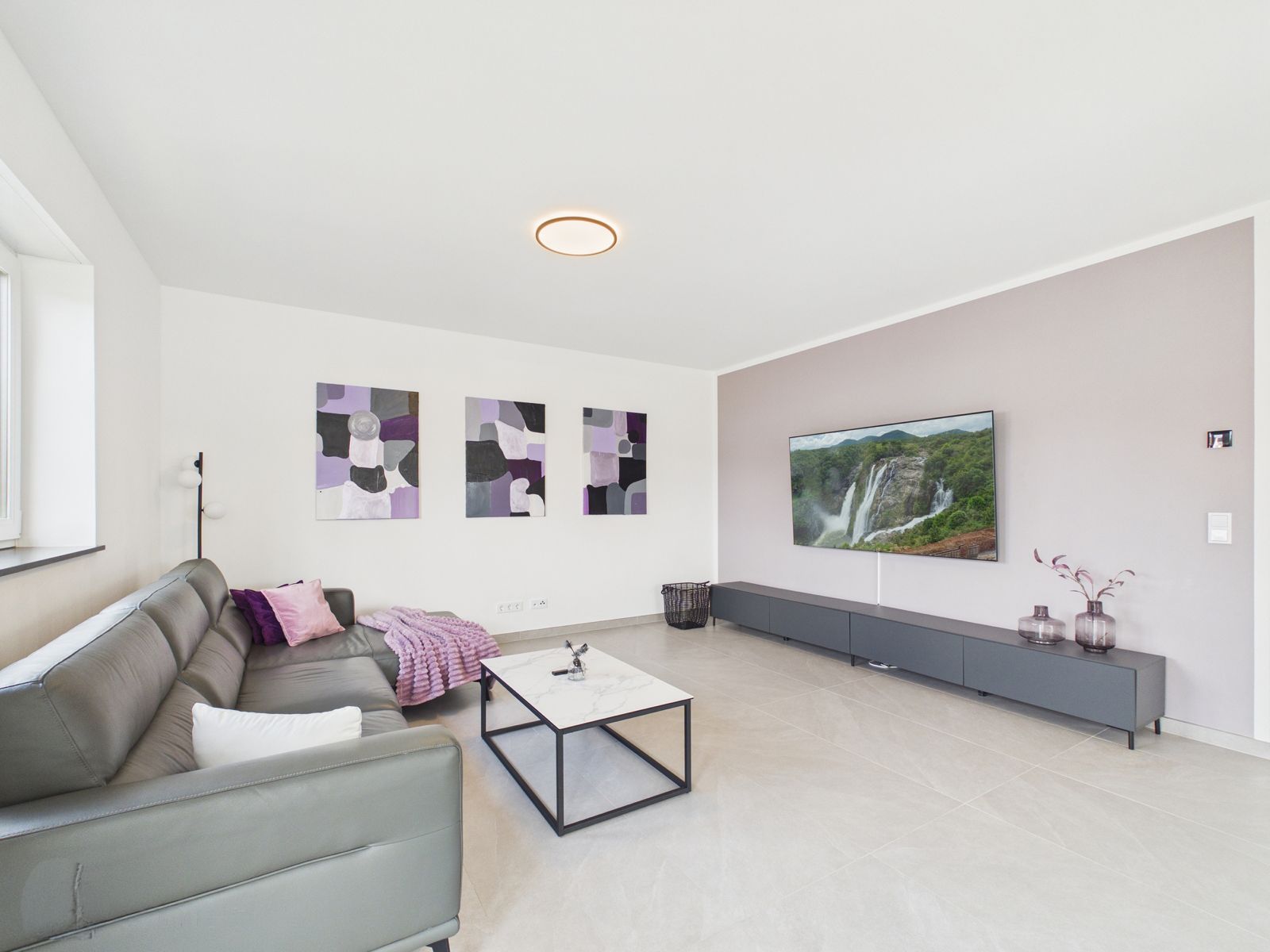 Modern TLA Maisonette Apartment in Ramstein 3