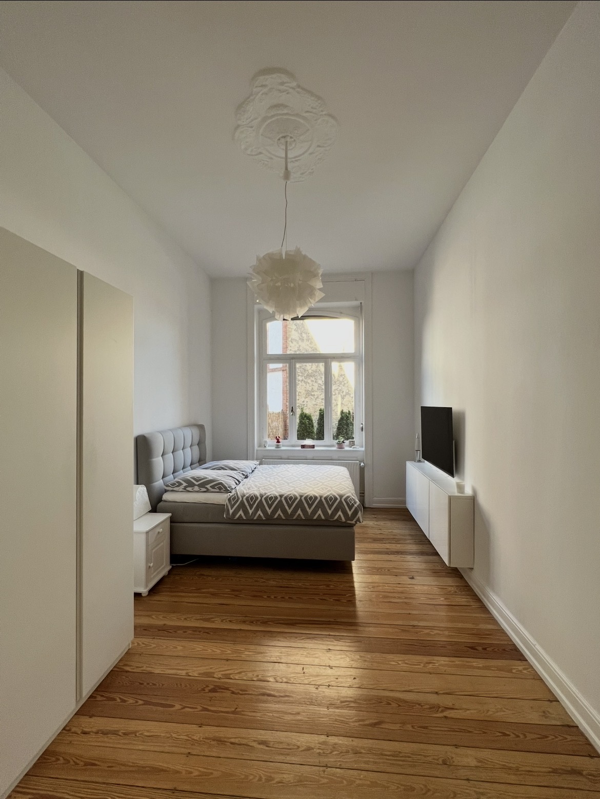 Wiesbaden – Stunning Bright 3-Bedroom Period Apartment with Large, Peaceful Terrace – Central Location, Fully Furnished 3