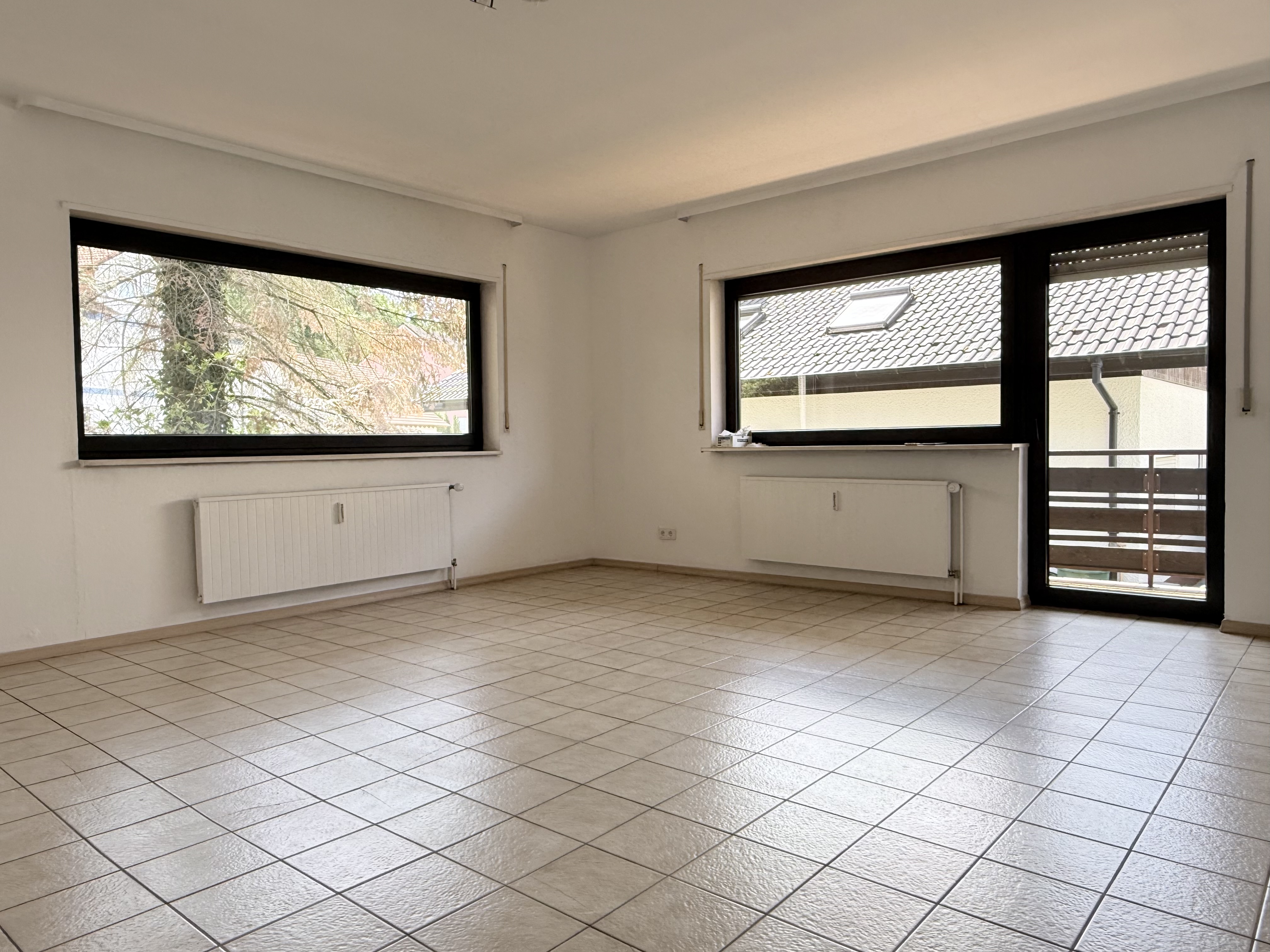 APARTMENT IN OTTERBACH: SPACIOUS LIVING, PRIVATE PARKING & EASY ACCESS TO NATURE AND RAMSTEIN 2
