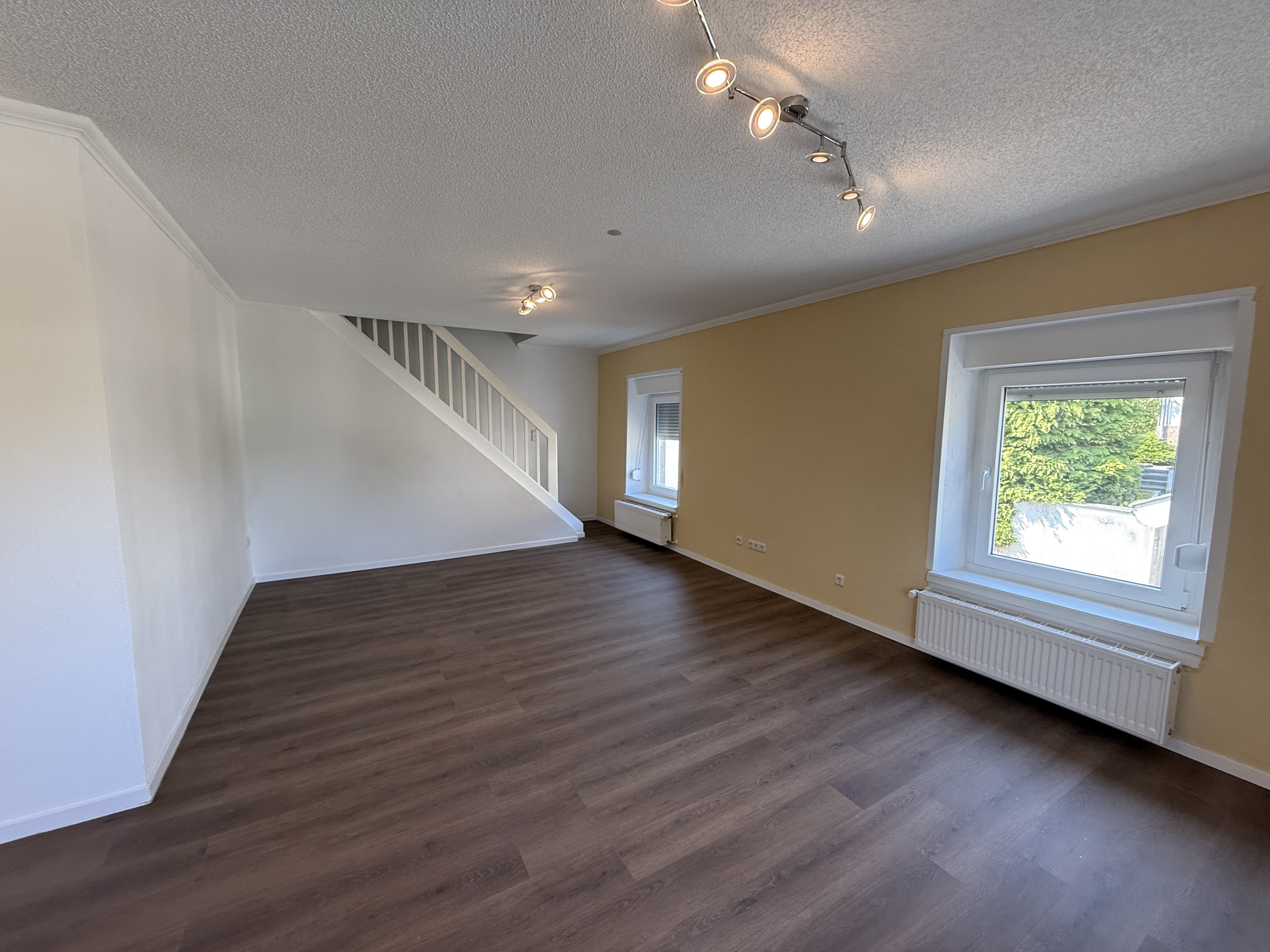 Bright 2-bedroom maisonette apartment near Baumholder 3