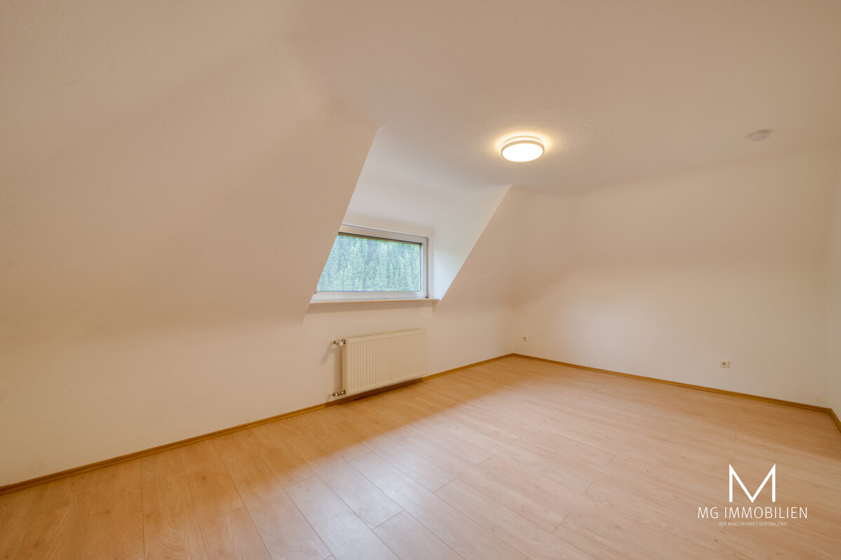 MG - Ramstein: Repräsentatives Einfamilienhaus mit Garten und Garage 7