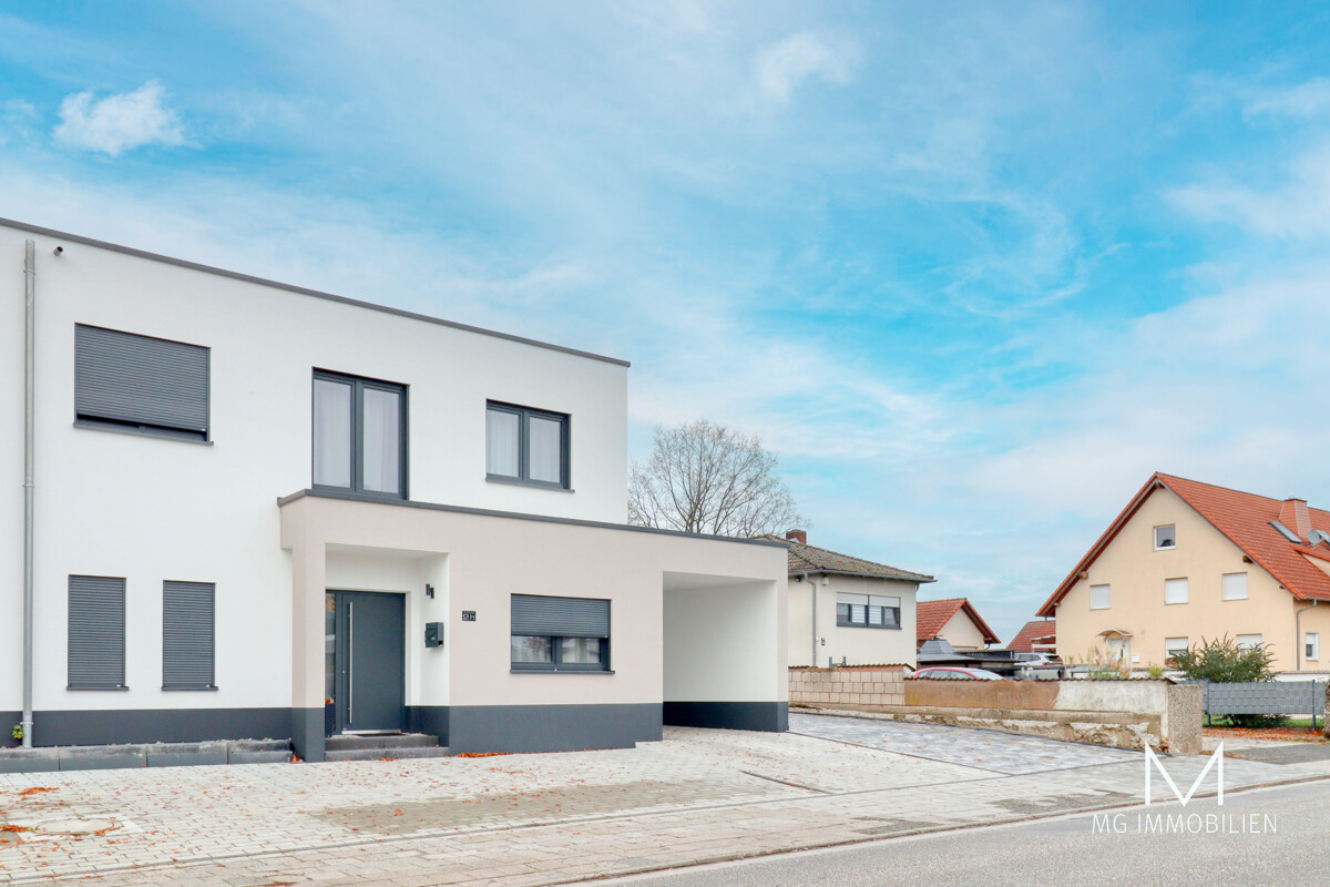 MG -  Hochwertige Doppelhaushälfte mit Carport + Garten und Möbel in Hütschenhausen 11