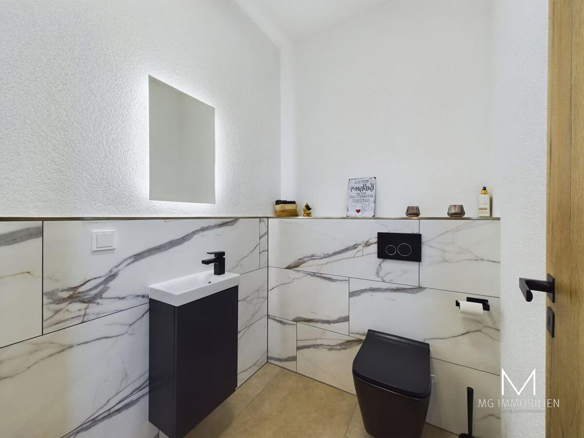 MG -  Hochwertige Doppelhaushälfte mit Carport + Garten und Möbel in Hütschenhausen 10