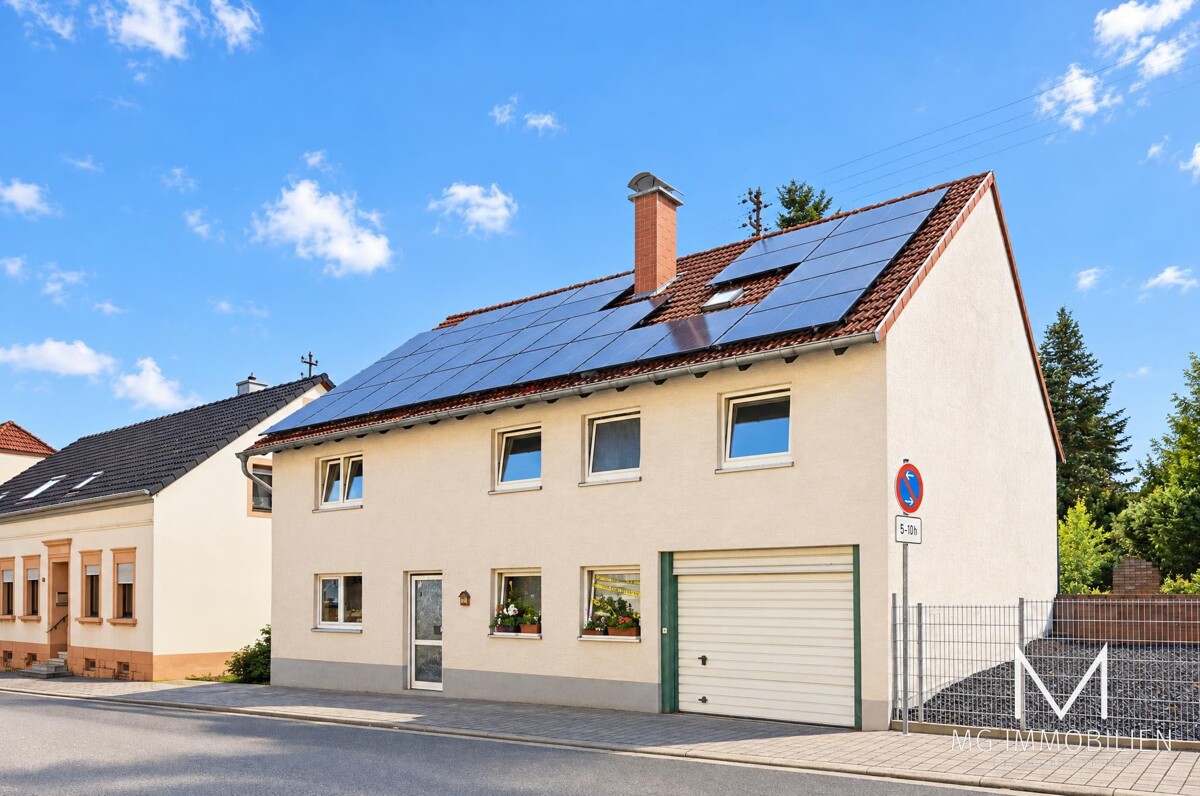 MG - Miesau: Zweifamilienhaus mit Wärmepumpe und PV-Anlage 2