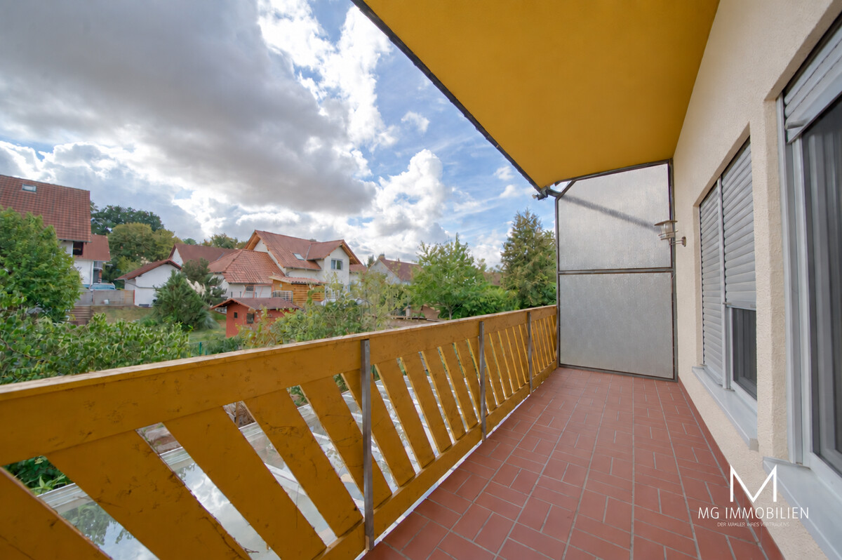 MG: Duplex for rent with fenced yard and 4 bedrooms 11