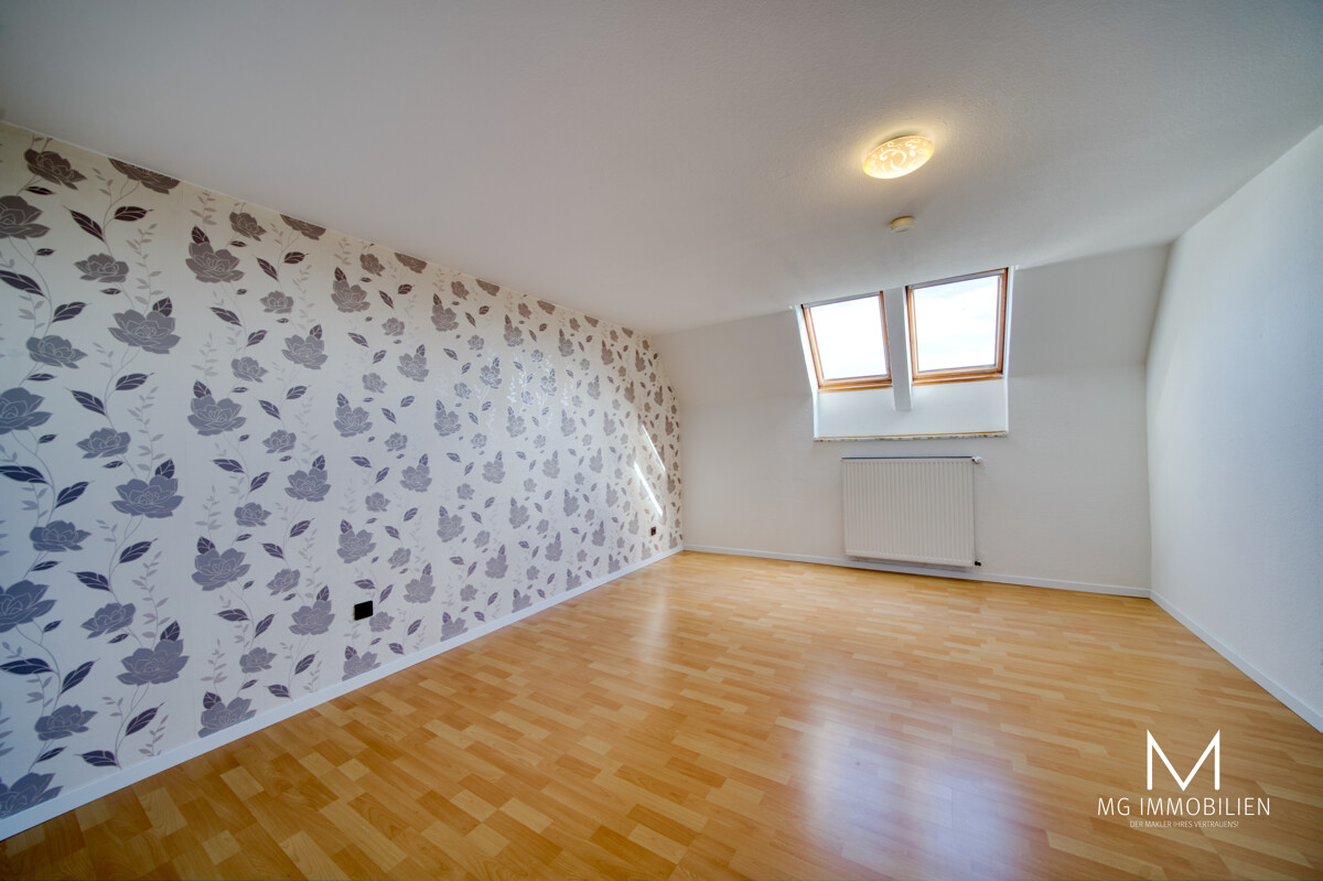 Renovated Duplex with garage close to RAB for rent 4