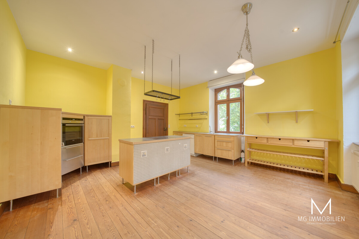 MG - Historic City Villa with Magnificent Grounds in Kusel for rent 2