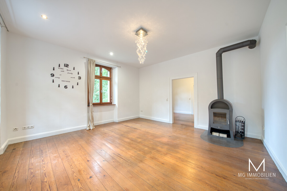 MG - Historic City Villa with Magnificent Grounds in Kusel for rent 3
