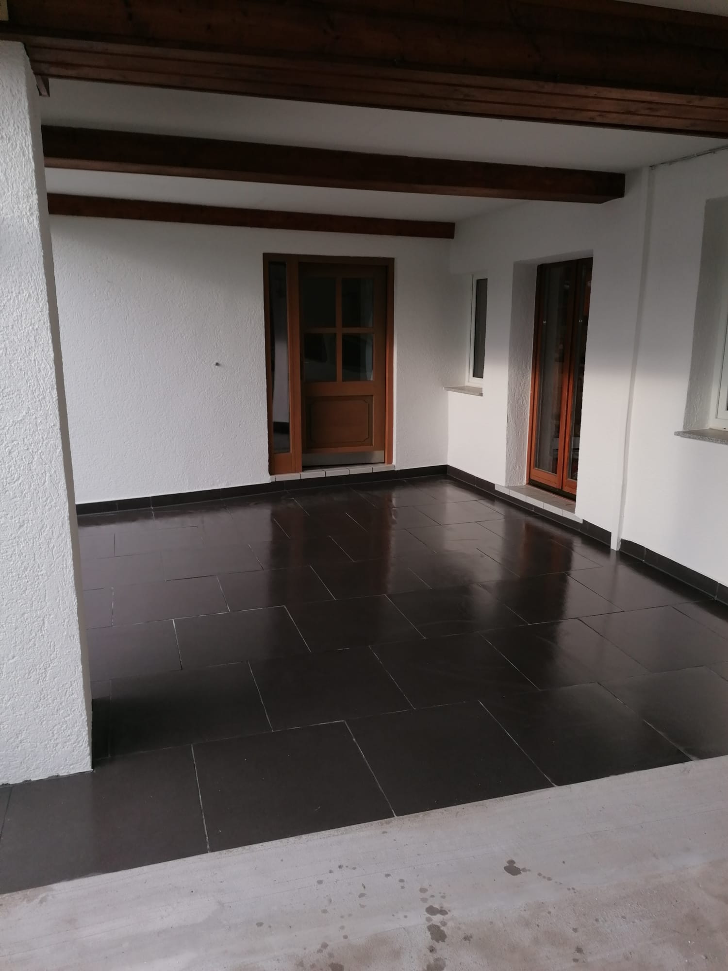 Nice 3-4 bedroom house, 2 full bathr. 2